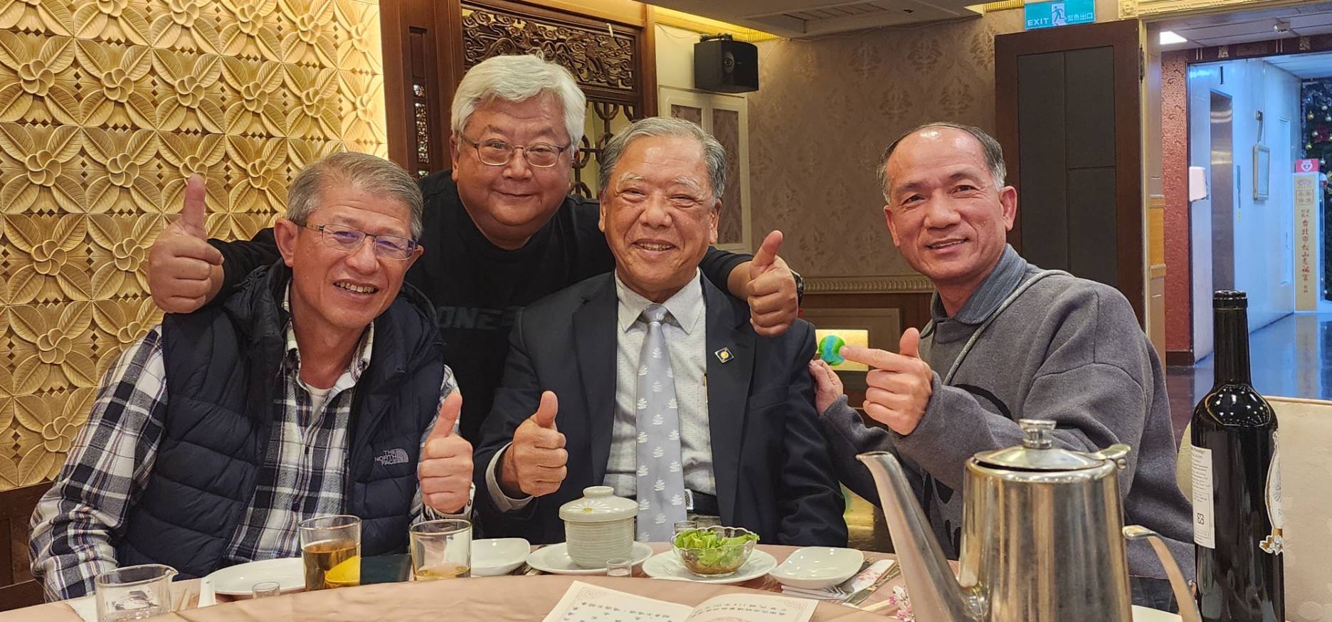 1140211 本會王清水理事長、常務理事劉宏洲應邀出席台玻董事長林伯豐先生於國軍英雄館​設宴款待